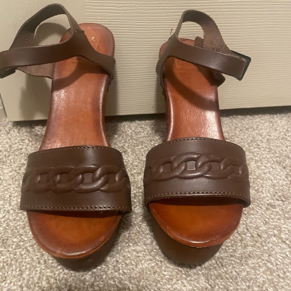 Sole Dive Brown Leather Heel